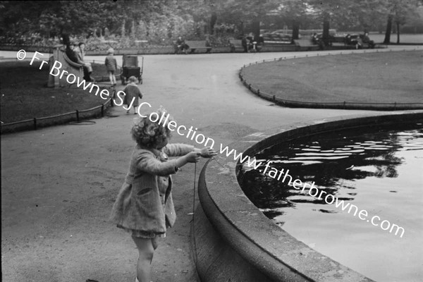 ST STEPHEN' S GREEN CHILD WITH BOAT